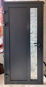 aliuminio-durys-pilkos-3692-kairines